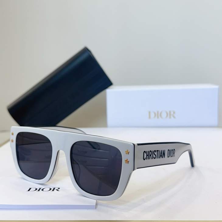 Picture of Dior Sunglasses _SKUfw76034706fw